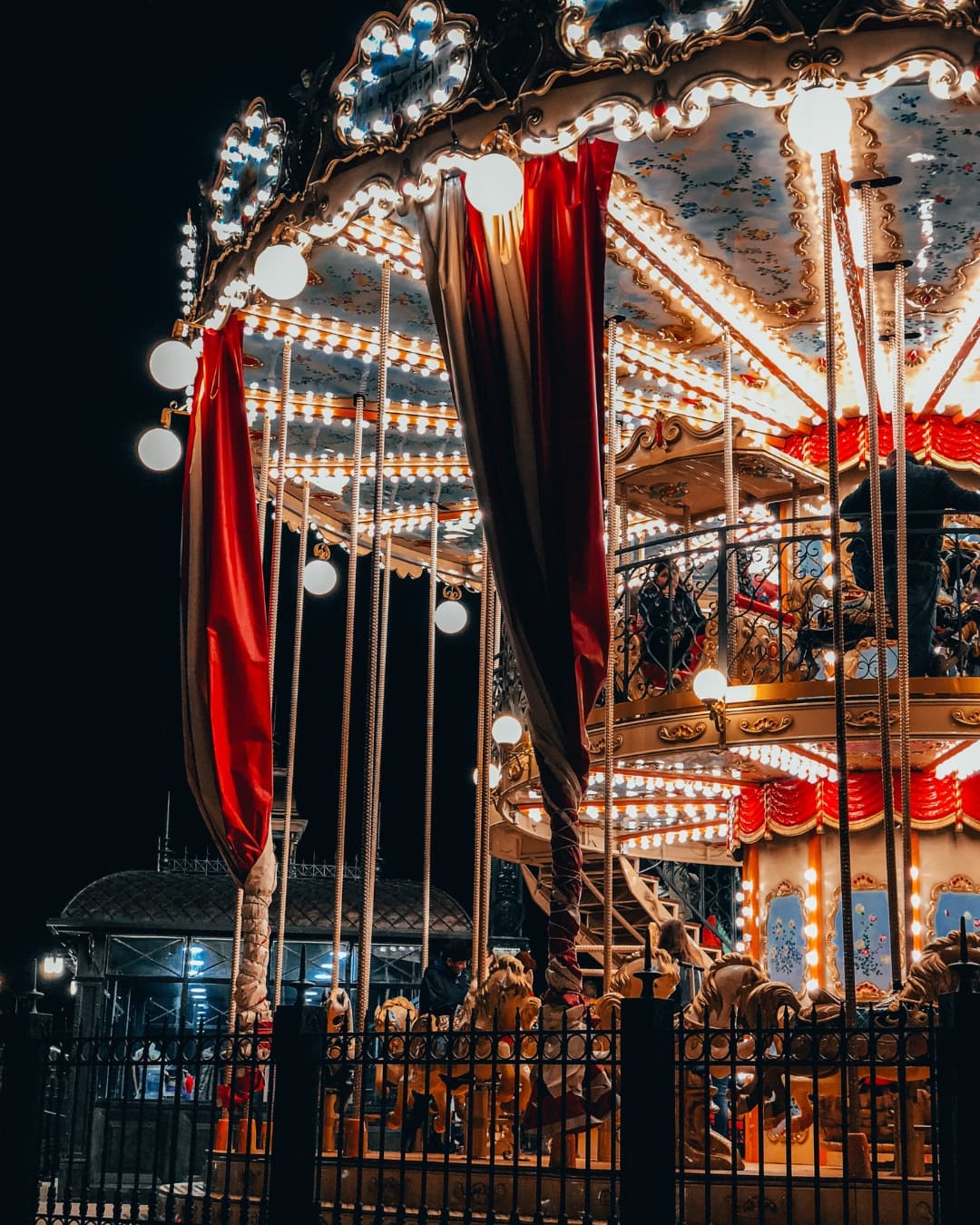 alquiler de carrusel para eventos y fiestas